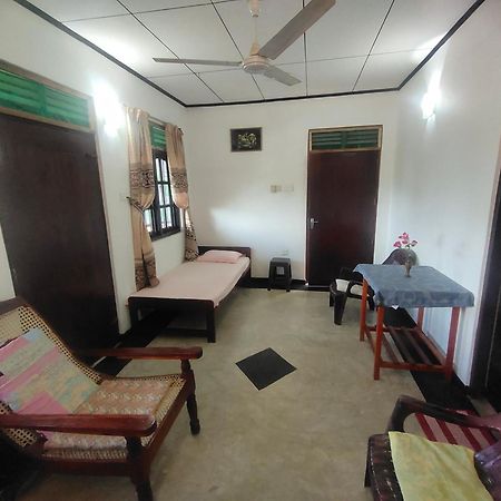 Hotel Moon Light Rest Unawatuna Esterno foto