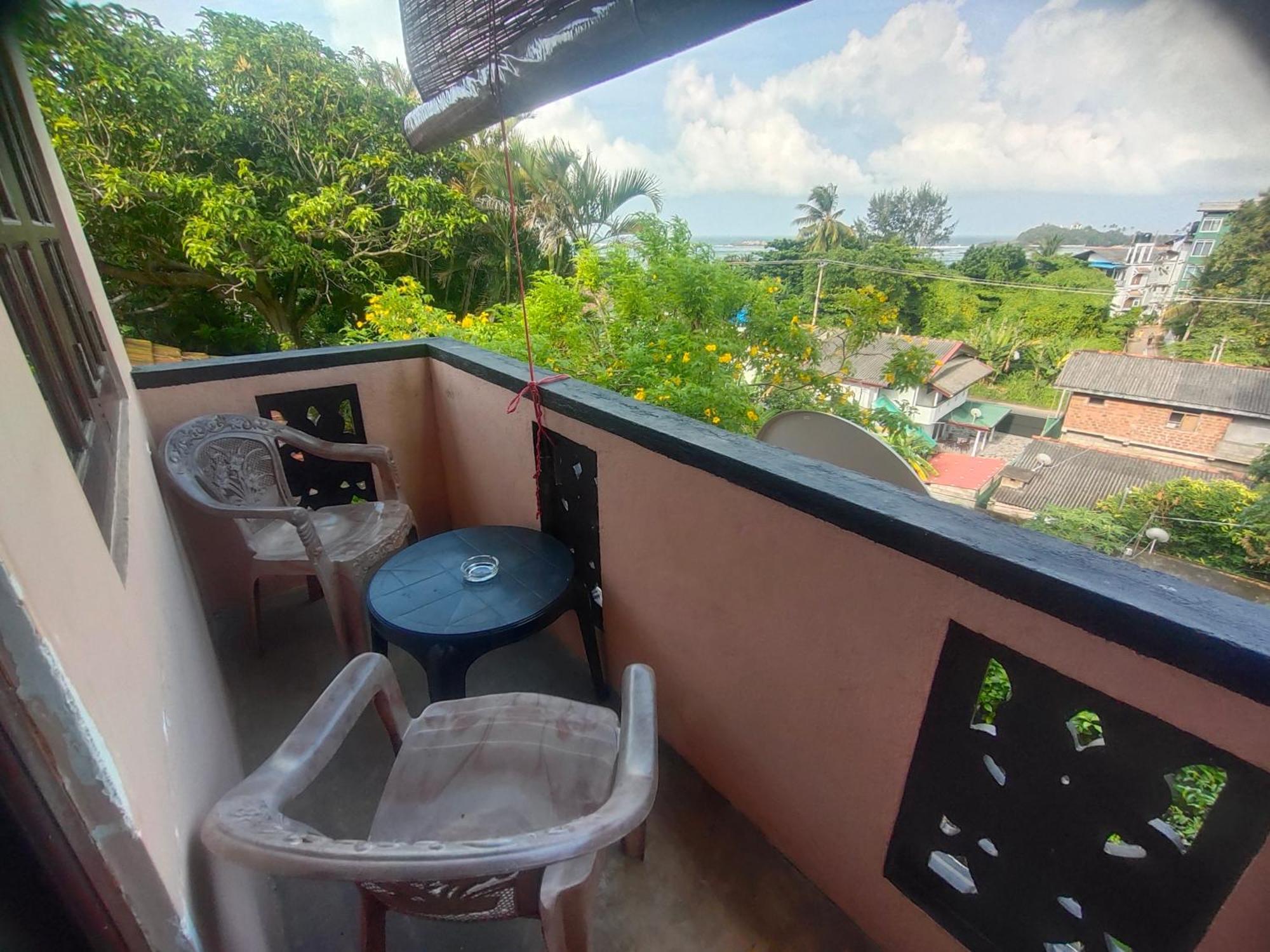 Hotel Moon Light Rest Unawatuna Esterno foto